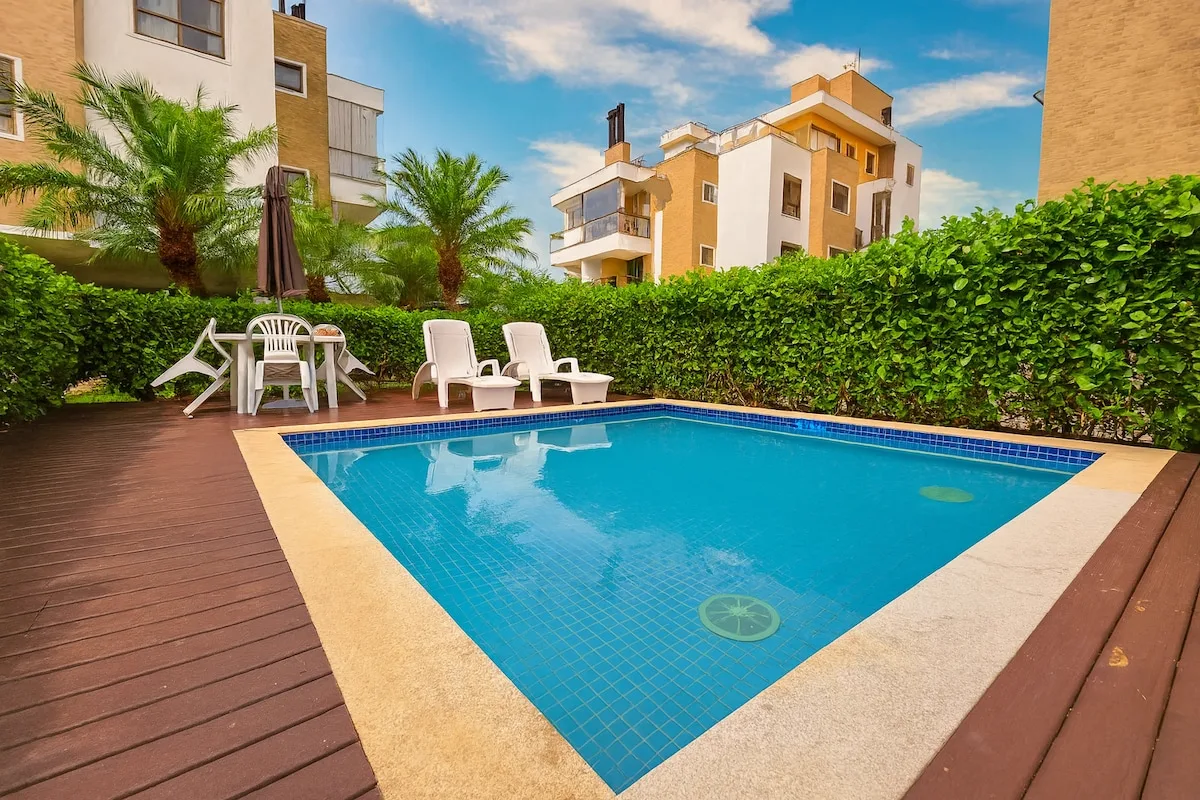 Ar na sala e suíte com piscina à 500m da Praia - foto 1